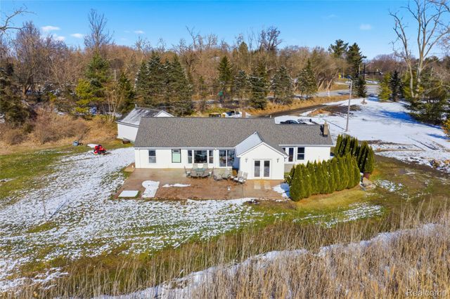 68991 Mound Road, Washington Township, MI 48095