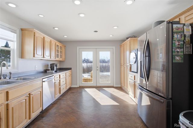 68991 Mound Road, Washington Township, MI 48095