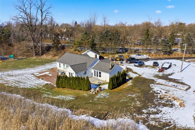 68991 Mound Road, Washington Township, MI 48095