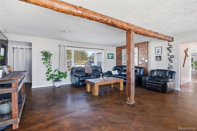 68991 Mound Road, Washington Township, MI 48095