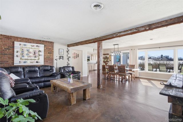 68991 Mound Road, Washington Township, MI 48095