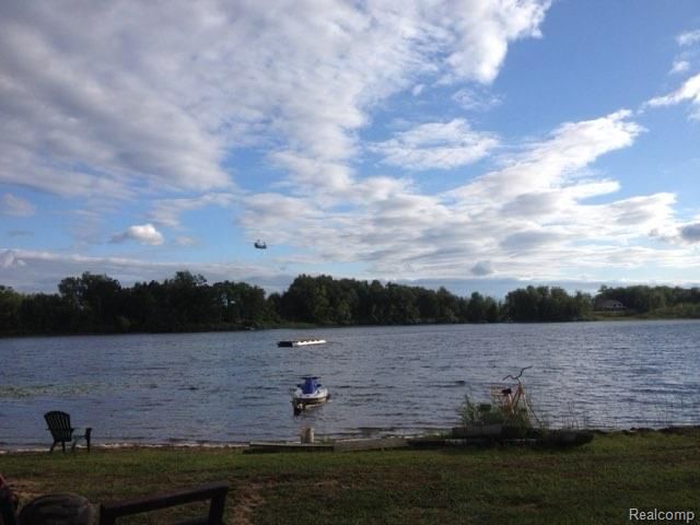 68991 Mound Road, Washington Township, MI 48095