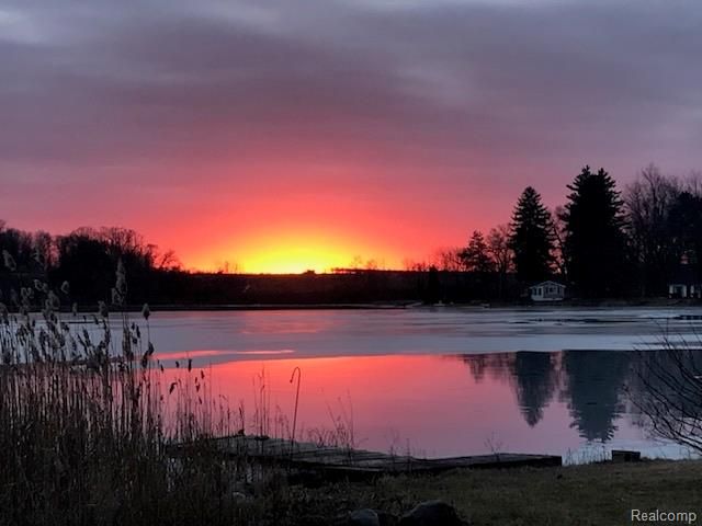 68991 Mound Road, Washington Township, MI 48095