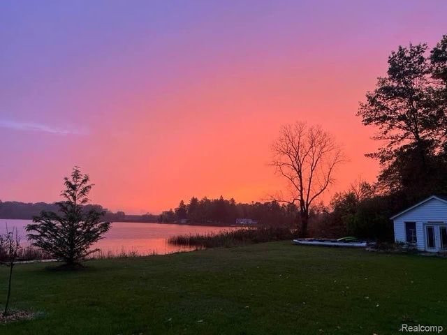 68991 Mound Road, Washington Township, MI 48095