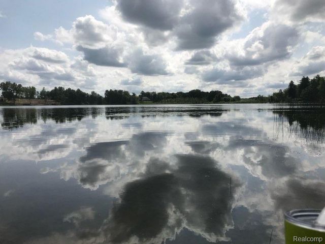 68991 Mound Road, Washington Township, MI 48095