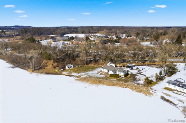 68991 Mound Road, Washington Township, MI 48095