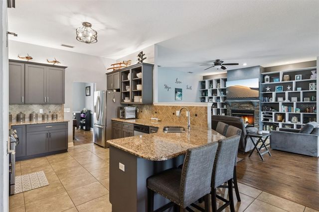 2352 MILES COURT, Lakeland, FL 33812