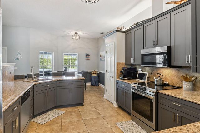 2352 MILES COURT, Lakeland, FL 33812