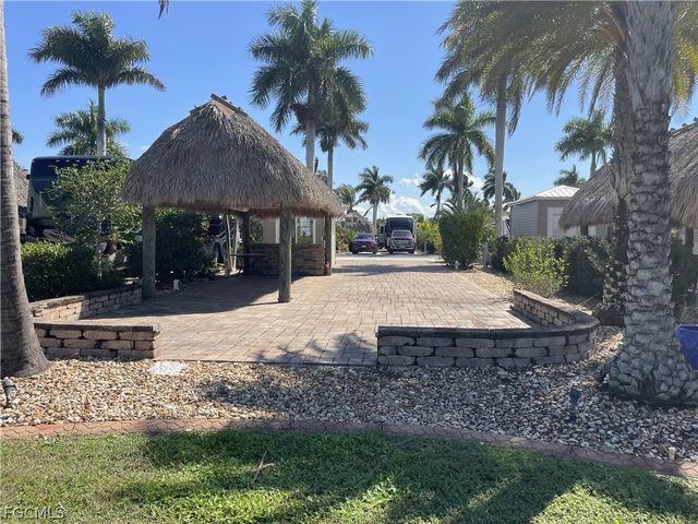 5230 Pineland Daisy TRL, Fort Myers, FL 33905