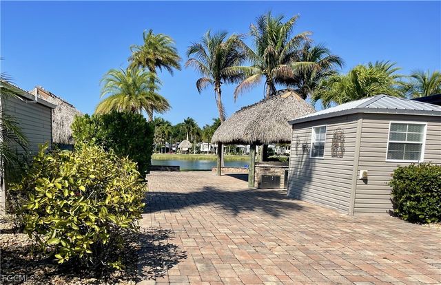 5230 Pineland Daisy TRL, Fort Myers, FL 33905