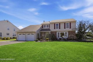 29 Alexandria Drive, Manalapan, NJ 07726