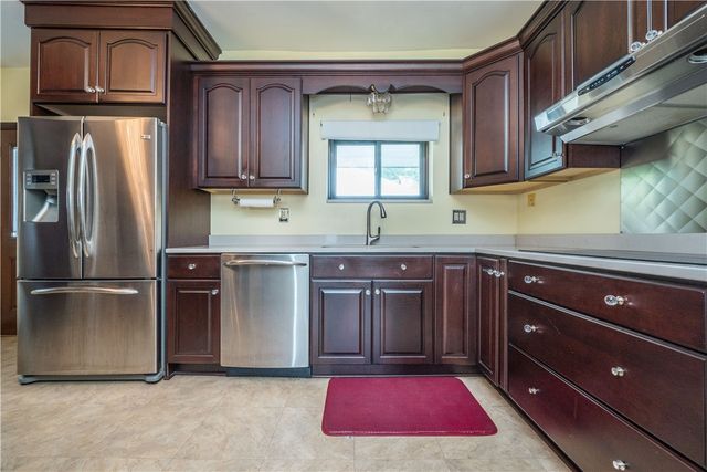 1522 Lenz Ave, Ambridge, PA 15003