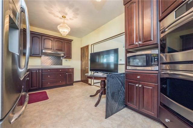 1522 Lenz Ave, Ambridge, PA 15003
