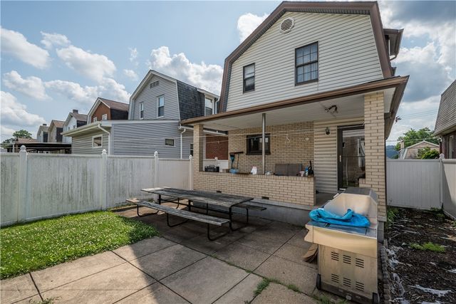 1522 Lenz Ave, Ambridge, PA 15003