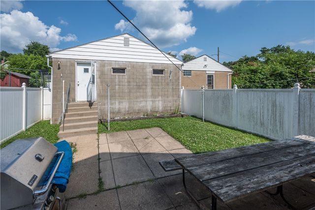 1522 Lenz Ave, Ambridge, PA 15003