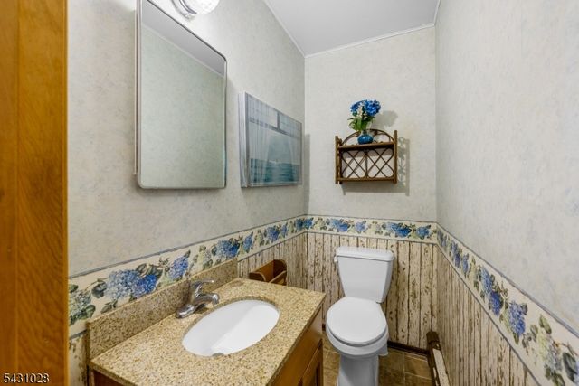 20 E Circuit Dr, Roxbury Twp., NJ 07876