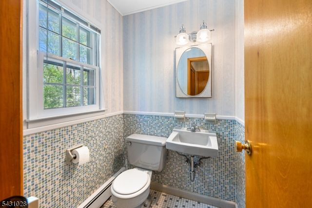 20 E Circuit Dr, Roxbury Twp., NJ 07876