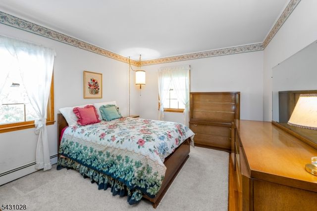 20 E Circuit Dr, Roxbury Twp., NJ 07876