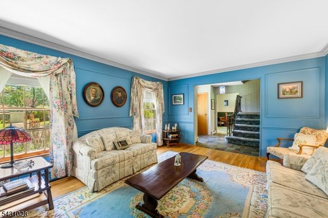 20 E Circuit Dr, Roxbury Twp., NJ 07876