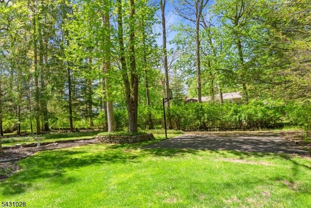 20 E Circuit Dr, Roxbury Twp., NJ 07876