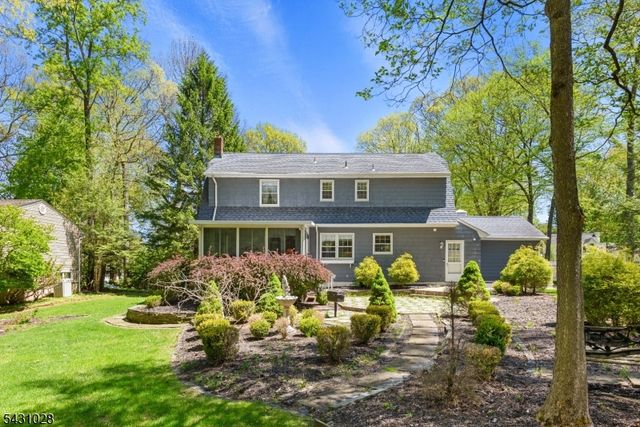 20 E Circuit Dr, Roxbury Twp., NJ 07876