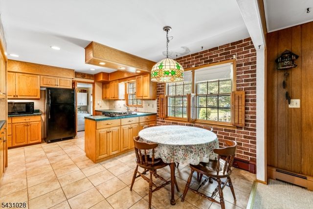 20 E Circuit Dr, Roxbury Twp., NJ 07876