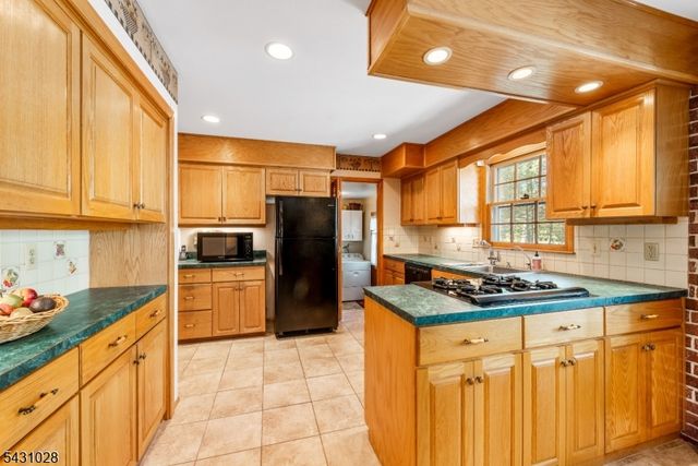 20 E Circuit Dr, Roxbury Twp., NJ 07876