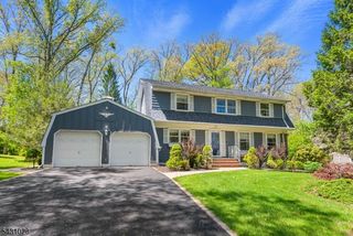 20 E Circuit Dr, Roxbury Twp., NJ 07876