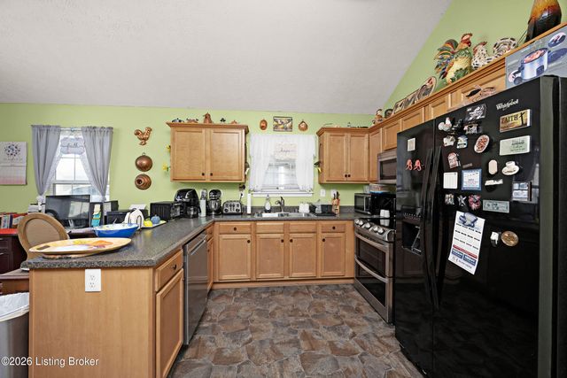 6227 Valley Forest Dr, Louisville, KY 40219