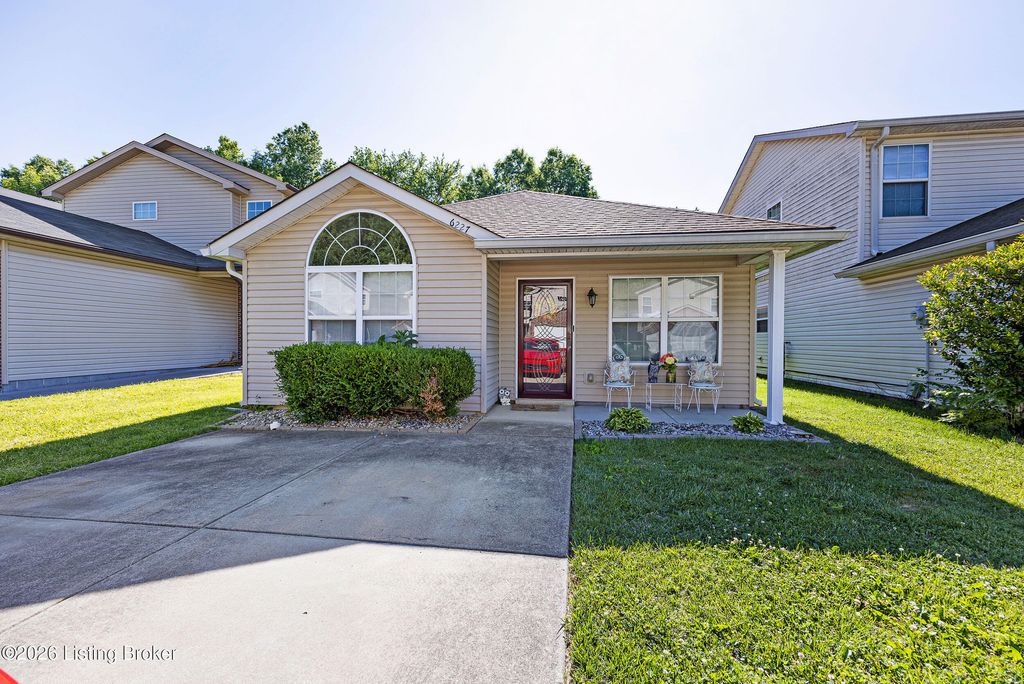 6227 Valley Forest Dr, Louisville, KY 40219