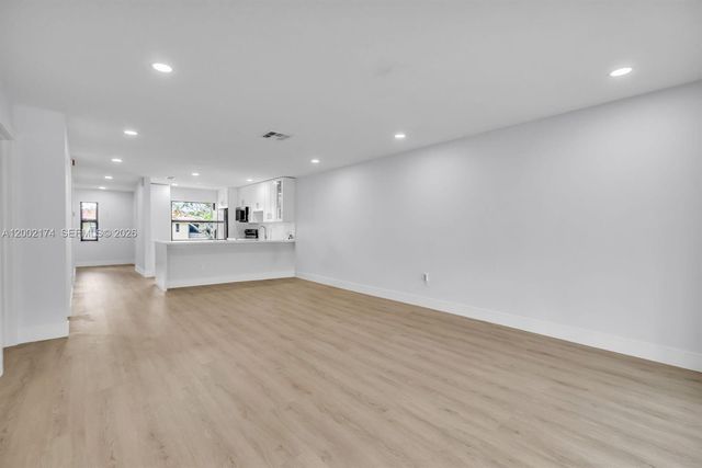 8535 Casa Del Lago F F, Boca Raton, FL 33433