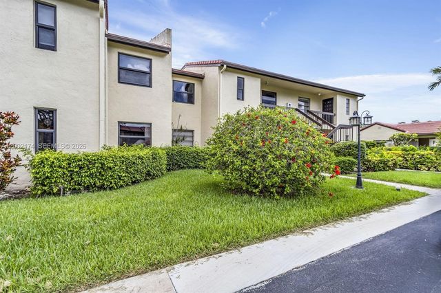 8535 Casa Del Lago F F, Boca Raton, FL 33433