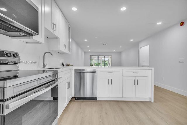 8535 Casa Del Lago F F, Boca Raton, FL 33433