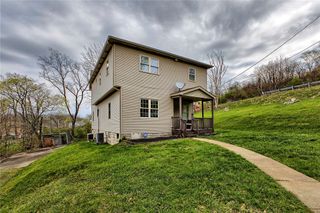 19 Lilly Ln, Hempfield Twp, PA 15665