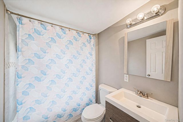 18 Pennwood Drive, Mastic Beach, NY 11951
