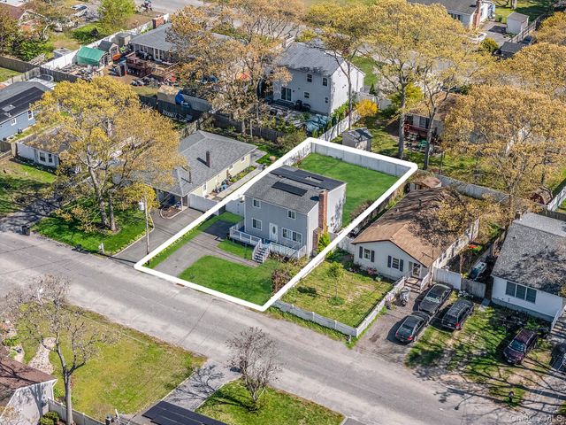 18 Pennwood Drive, Mastic Beach, NY 11951