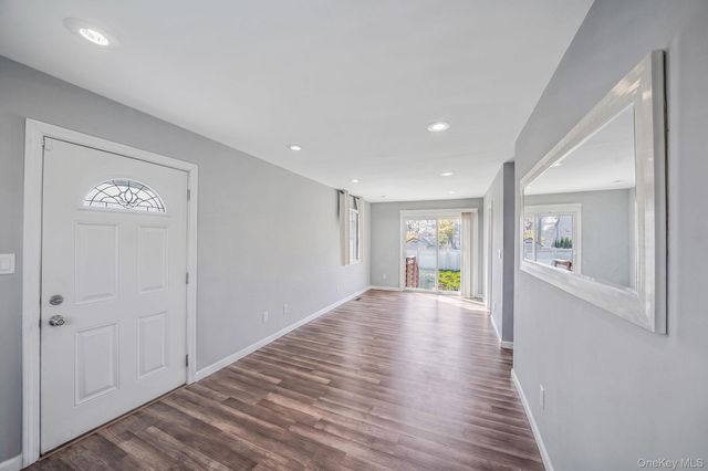 18 Pennwood Drive, Mastic Beach, NY 11951