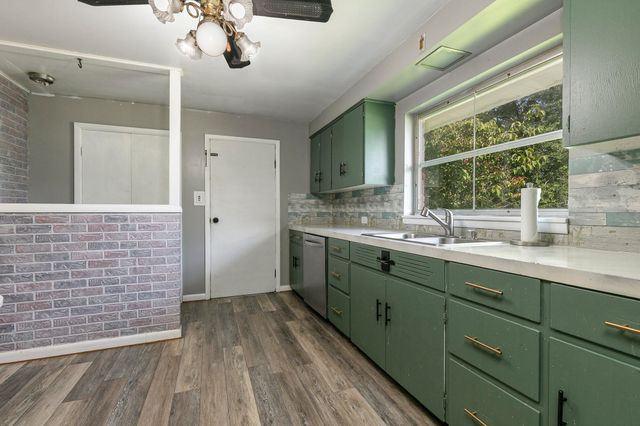 2114 East Walnut Street, Springfield, MO 65802