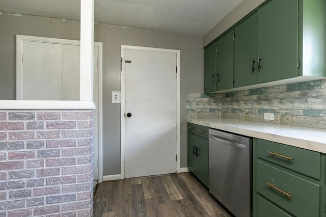 2114 East Walnut Street, Springfield, MO 65802
