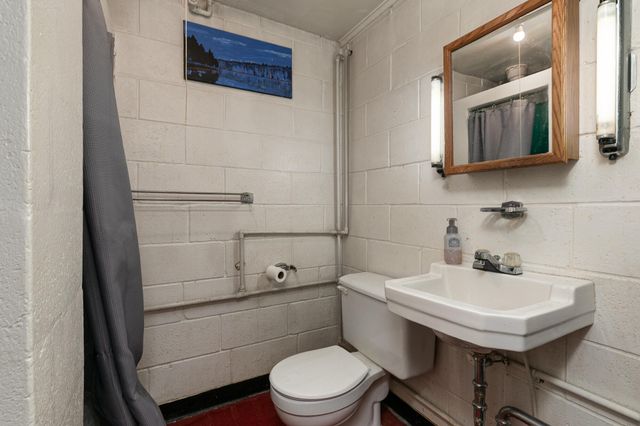 2114 East Walnut Street, Springfield, MO 65802