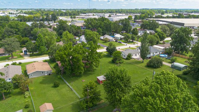 2114 East Walnut Street, Springfield, MO 65802