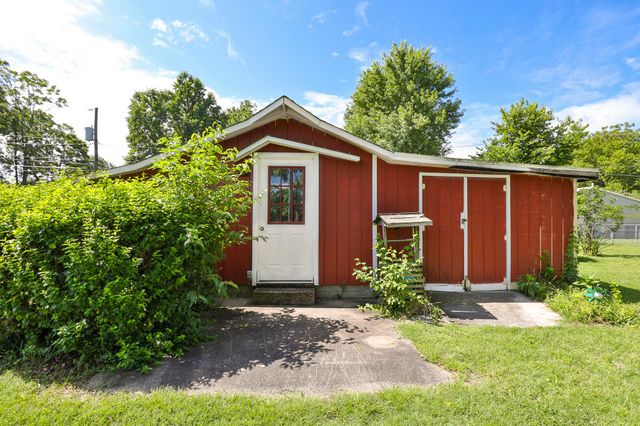 2114 East Walnut Street, Springfield, MO 65802