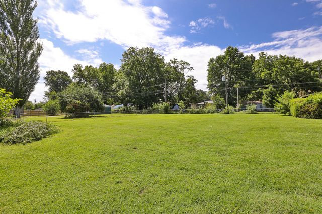 2114 East Walnut Street, Springfield, MO 65802
