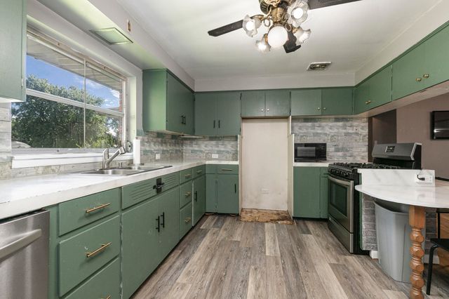 2114 East Walnut Street, Springfield, MO 65802