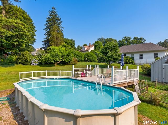 43 Upper Bartlett Road, Waterford, CT 06375