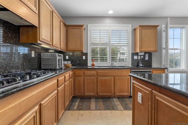 840 Luminara Way, San Marcos, CA 92078