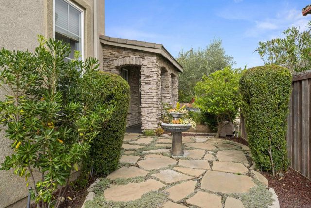 840 Luminara Way, San Marcos, CA 92078