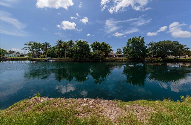 19311 Sterling Dr, Cutler Bay, FL 33157