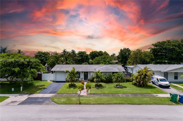 19311 Sterling Dr, Cutler Bay, FL 33157
