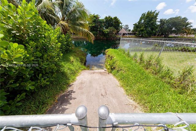 19311 Sterling Dr, Cutler Bay, FL 33157